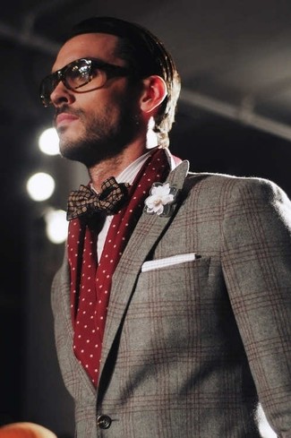 Comment porter un blazer en laine écossais gris
