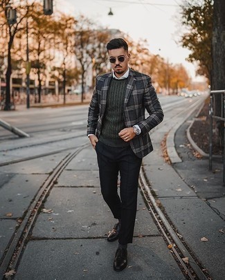 Comment porter un blazer en laine écossais gris à 20 ans