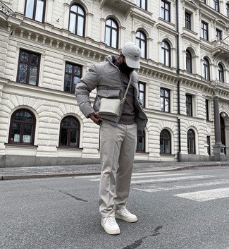 Comment porter une doudoune grise quand il fait chaud