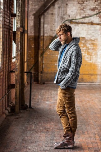 Comment porter un cardigan à col châle gris