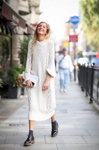 Comment porter des chaussettes grises pour un style relax