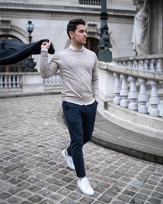 Comment porter des chaussettes grises pour un style chic decontractés