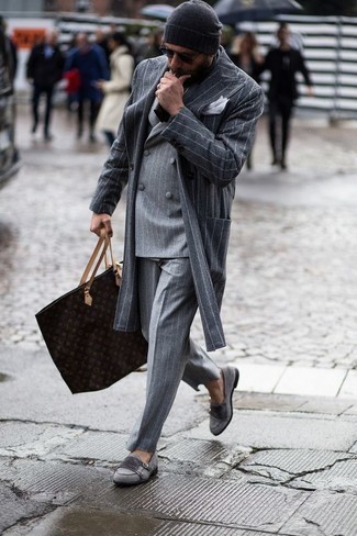 Comment porter des double monks en daim gris