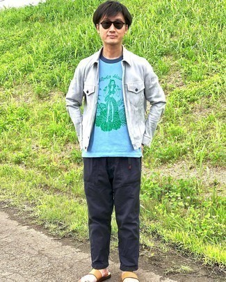 Comment porter une veste-chemise en daim grise