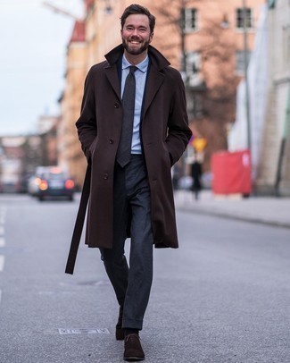 Comment porter un costume gris