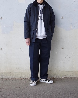 Comment porter un sweat-shirt gris