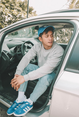 Comment porter un sweat-shirt gris au printemps