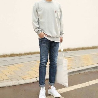 Comment porter un sweat-shirt gris