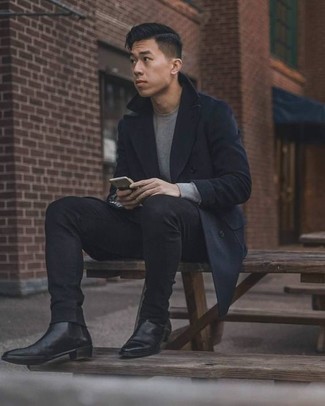 Comment porter un sweat-shirt gris