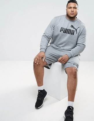 Comment porter un sweat-shirt gris