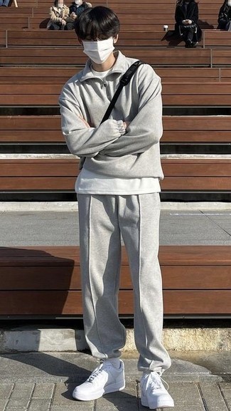 Comment porter un survêtement gris