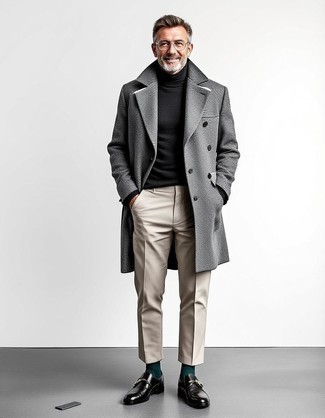 Des double monks à porter avec un pull à col roulé gris pour un style chic decontractés quand il fait chaud