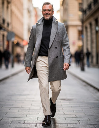Des double monks à porter avec un pull à col roulé gris pour un style chic decontractés quand il fait chaud