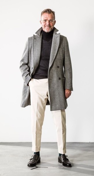 Des double monks à porter avec un pull à col roulé gris pour un style chic decontractés quand il fait chaud