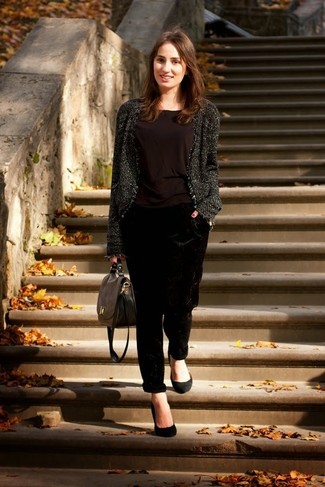 Comment porter une veste en tweed grise en automne