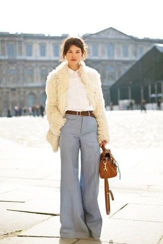 Comment porter un pantalon large gris