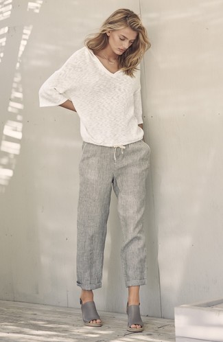 Comment porter un pantalon large gris
