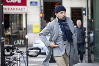 Comment porter un blazer en laine gris en hiver