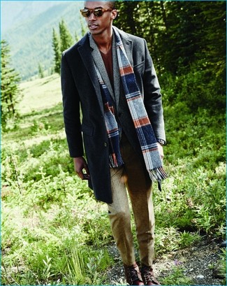 Comment porter un blazer en laine gris en hiver