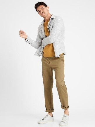 Comment porter une chemise à manches longues en laine grise