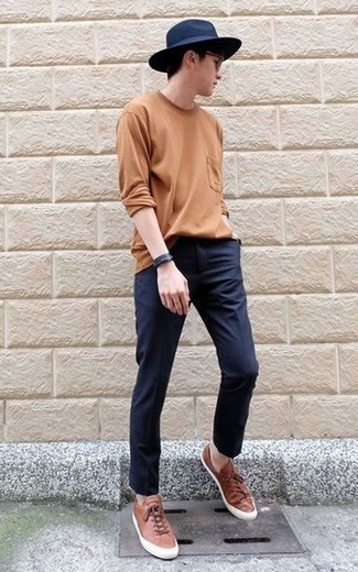 Comment porter un chapeau pour un style decontractés à l'adolescence