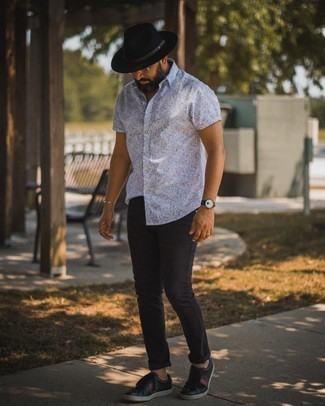 Comment porter un chapeau pour un style decontractés après 40 ans