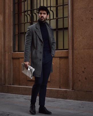 Comment porter un pardessus à chevrons pour un style chic decontractés quand il fait chaud