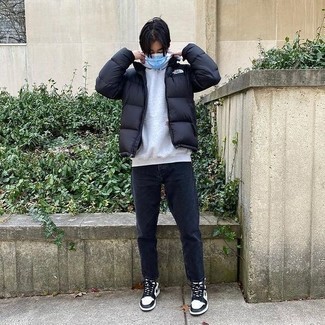 Comment porter un sweat à capuche avec une doudoune