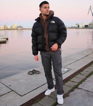 Comment porter un sweat à capuche avec une doudoune