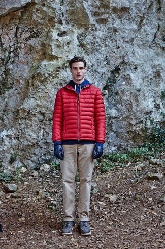 Comment porter un sweat à capuche avec des bottes de travail