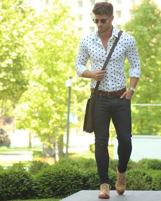 Comment porter un jean avec des chaussures richelieu