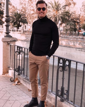Comment porter un pantalon de costume marron clair