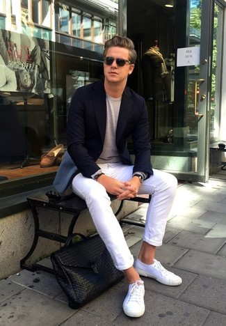 Comment porter une serviette en cuir pour un style decontractés