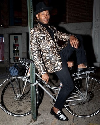 Comment porter un blazer imprimé léopard