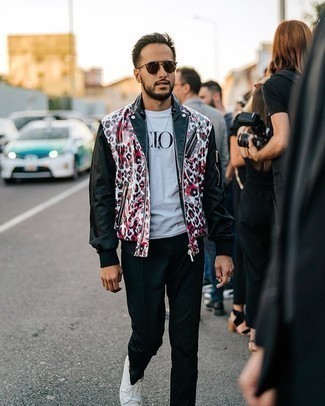 Comment porter une veste imprimée léopard quand il fait frais