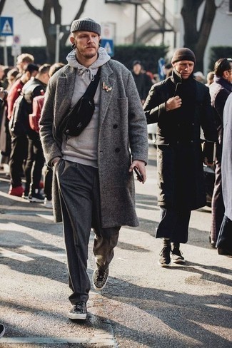Comment porter des chaussures imprimées léopard quand il fait frais