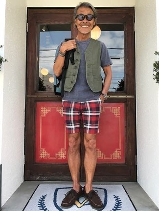 Comment porter un sac bleu clair pour un style chic decontractés quand il fait chaud