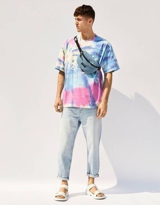Comment porter un sac bleu clair en été