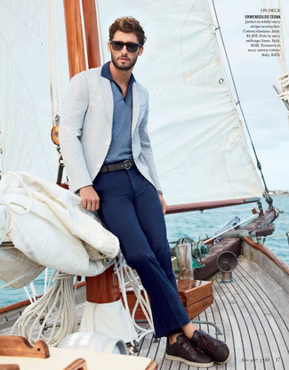 Comment porter un blazer bleu clair quand il fait chaud à 30 ans