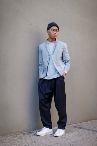 Comment porter un blazer bleu clair au printemps