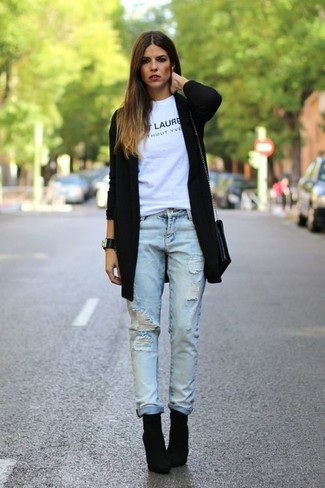 Comment porter un jean boyfriend bleu clair