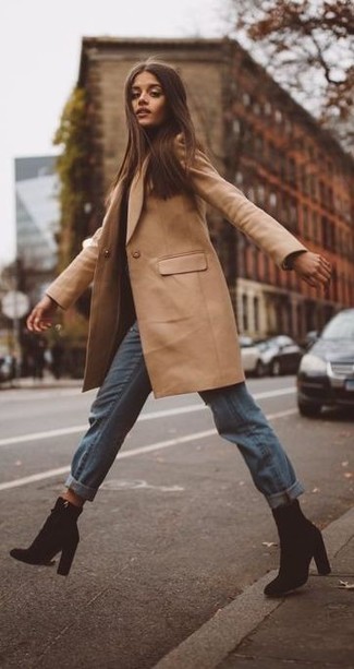 Comment porter un jean boyfriend bleu clair