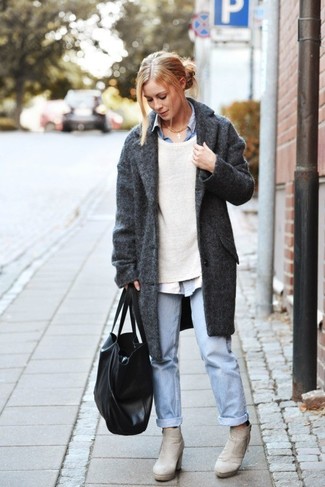 Comment porter un jean boyfriend bleu clair