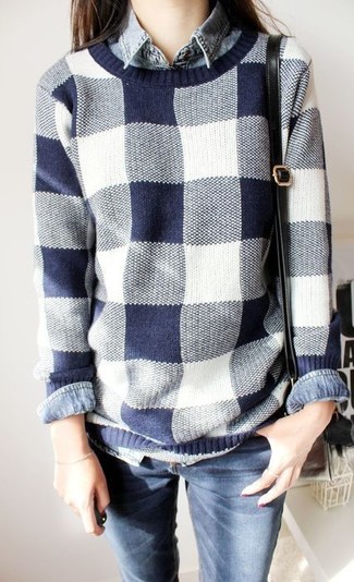 Comment porter un chemisier boutonné bleu clair