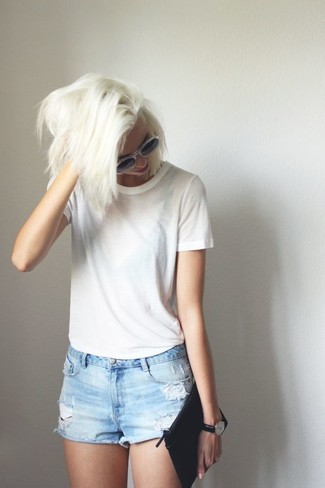 Comment porter un short en denim bleu clair