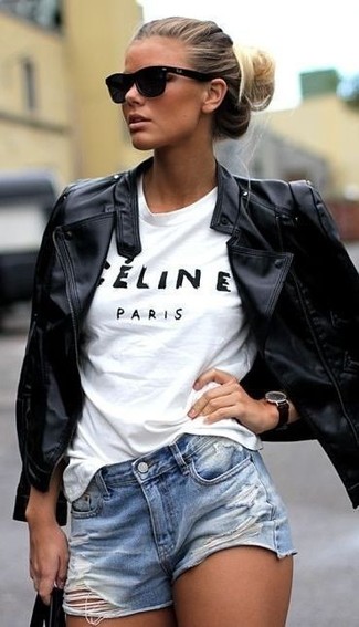 Comment porter un short en denim bleu clair