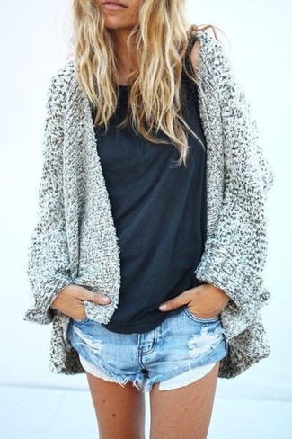 Comment porter un short en denim bleu clair