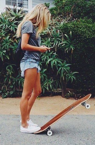 Comment porter un short en denim bleu clair