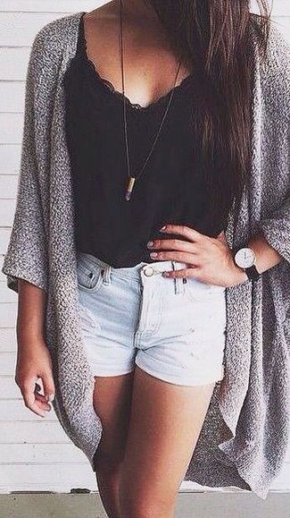Comment porter un short en denim bleu clair