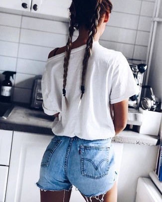 Comment porter un short en denim bleu clair